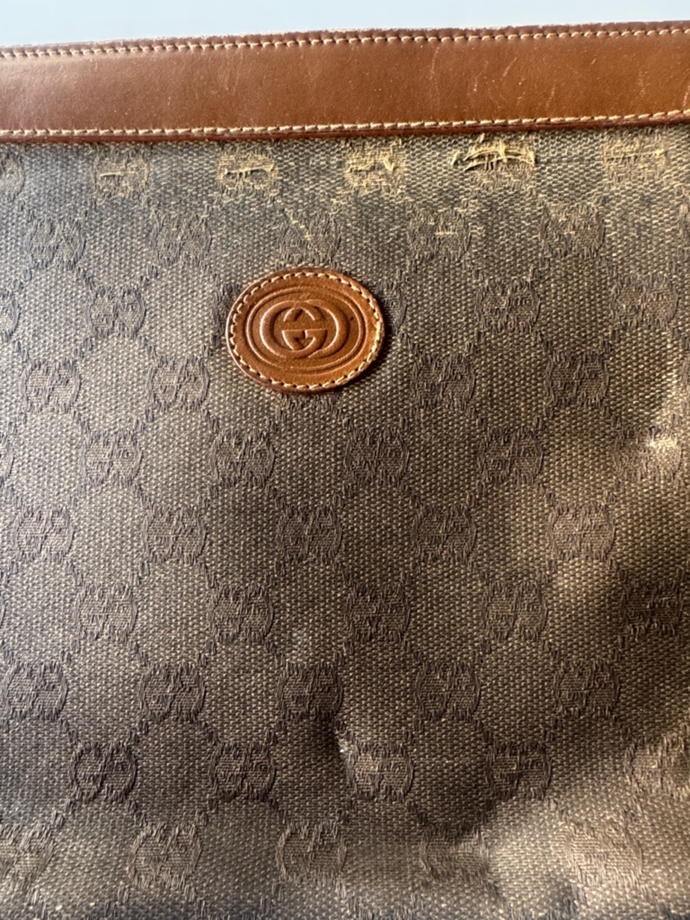 Gucci Brown Monogram Clutch with Tan Leather Trim - project bag - Picture 2 of 15